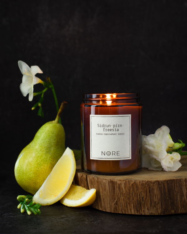 Sidrun•pirn•freesia küünal